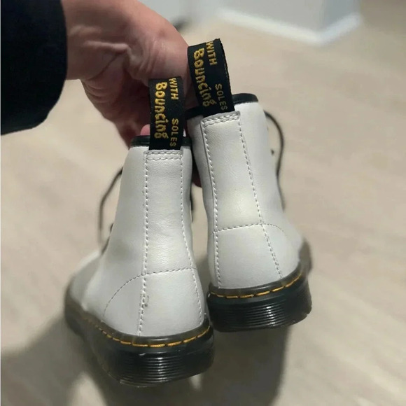 DR MARTENS YOUTH 1460 LEATHER LACE UP BOOTS - Picture 8 of 15